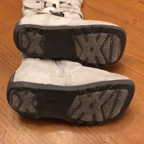 Cute Boots! ♥️ - Picture 4 of 5